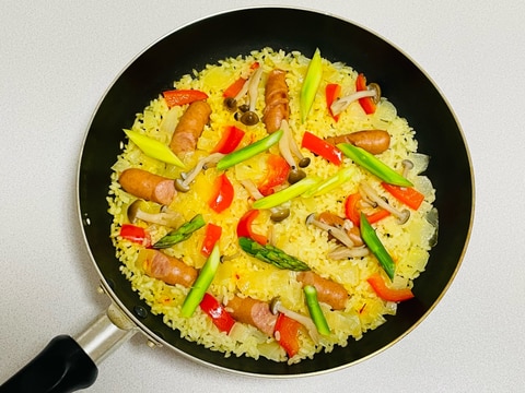 キャンプ飯!フライパンで簡単パエリア